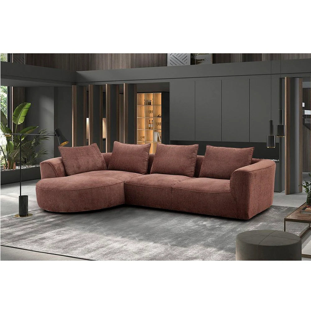 Aceso Sectional Sofa W/4 Pillows