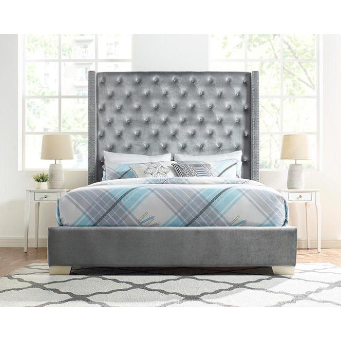 Harley velvet queen bed