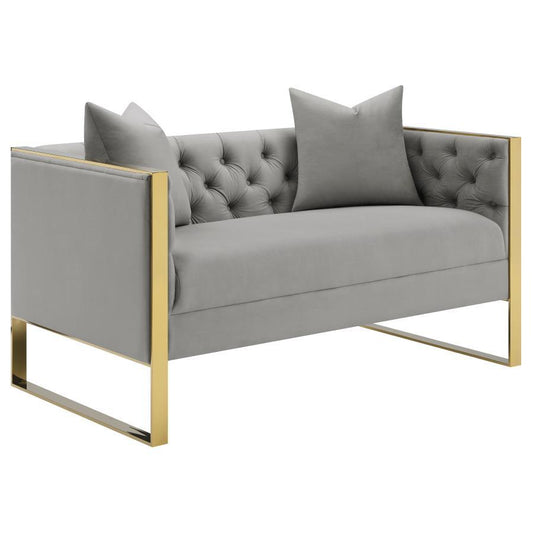 Eastbrook - Loveseat - Pearl Silver