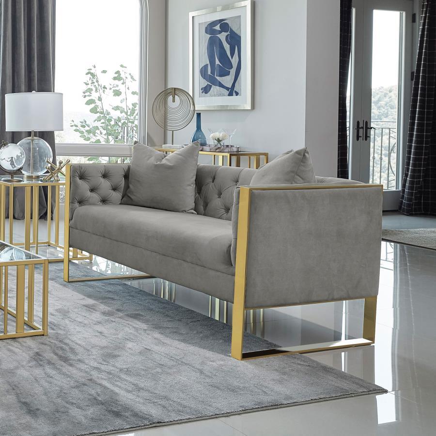 Eastbrook - Loveseat - Pearl Silver