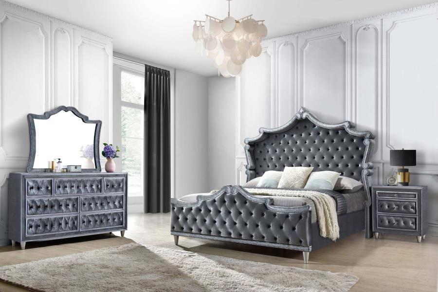 4 Piece Set California King Bed - Gray