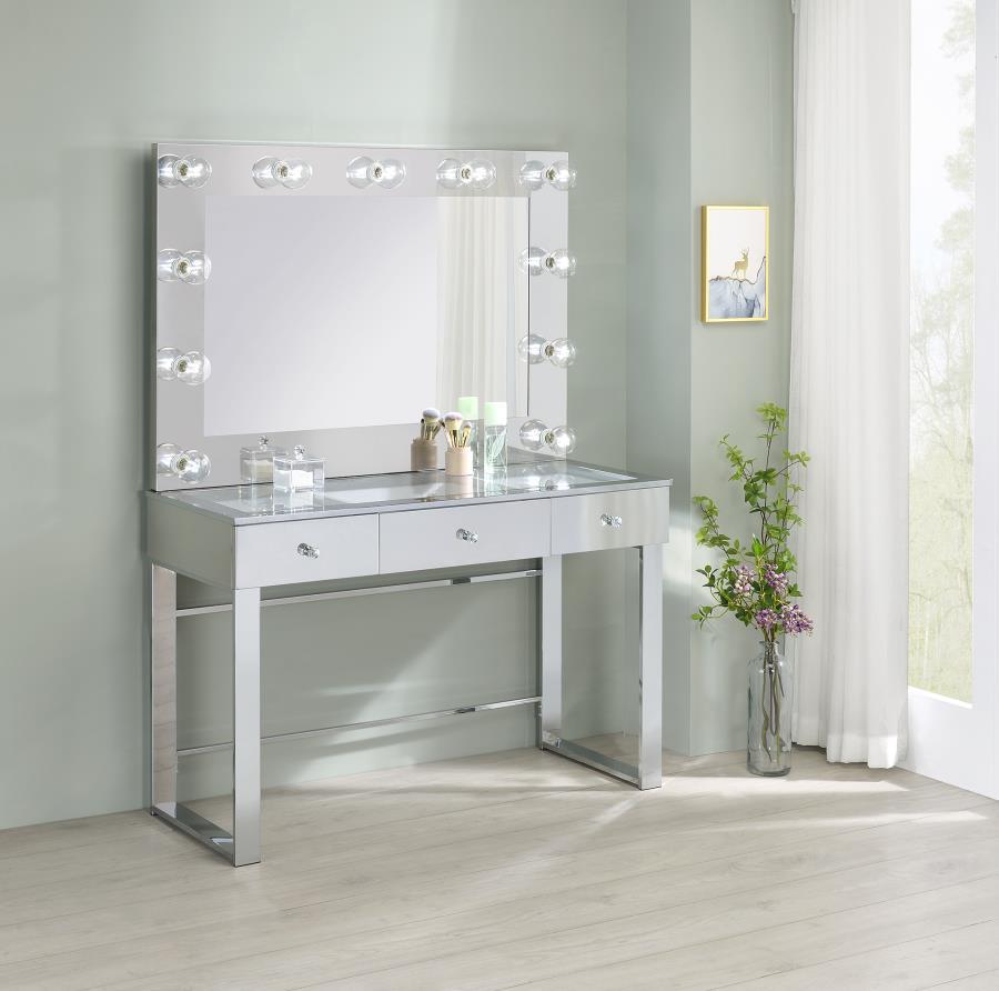 Umbridge - 3-Drawer Vanity With Lighting - Pearl Silver