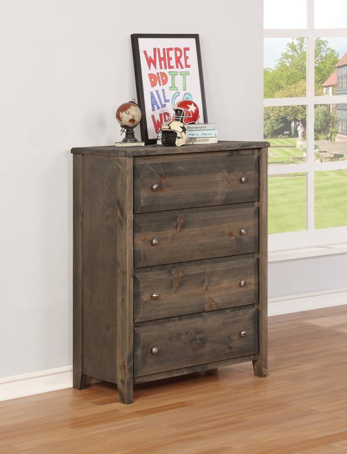 Wrangle Hill - 4-drawer Chest